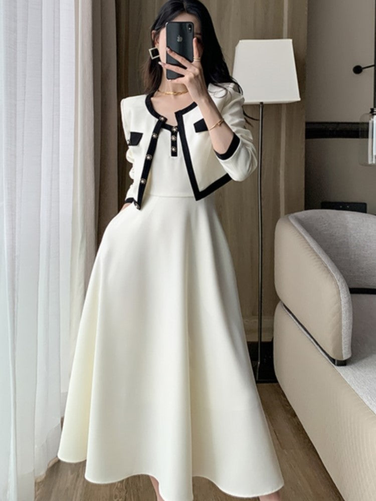 Effortlessly Elegant Dress with a Timeless Design