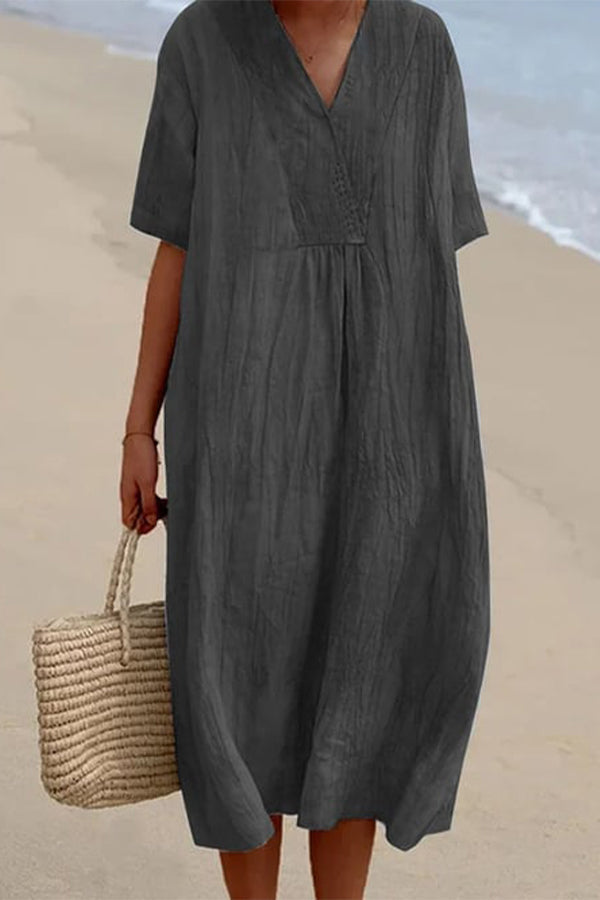 Beautifully Finished Dress in a Timeless Design