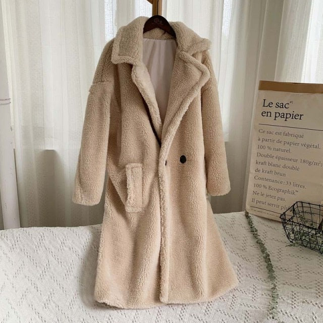 Gracefully Styled Coat for Any Occasion
