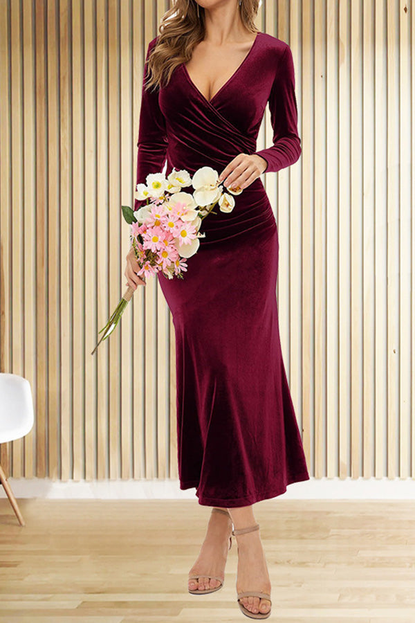 Well Tailored Dress with a Graceful Silhouette