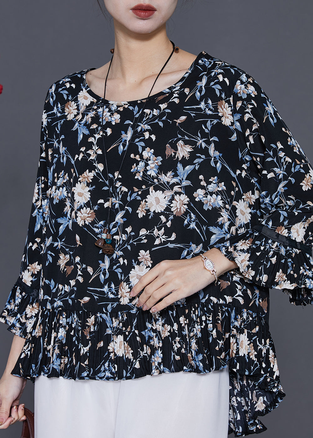 Beautifully Finished Blouse in a Timeless Design
