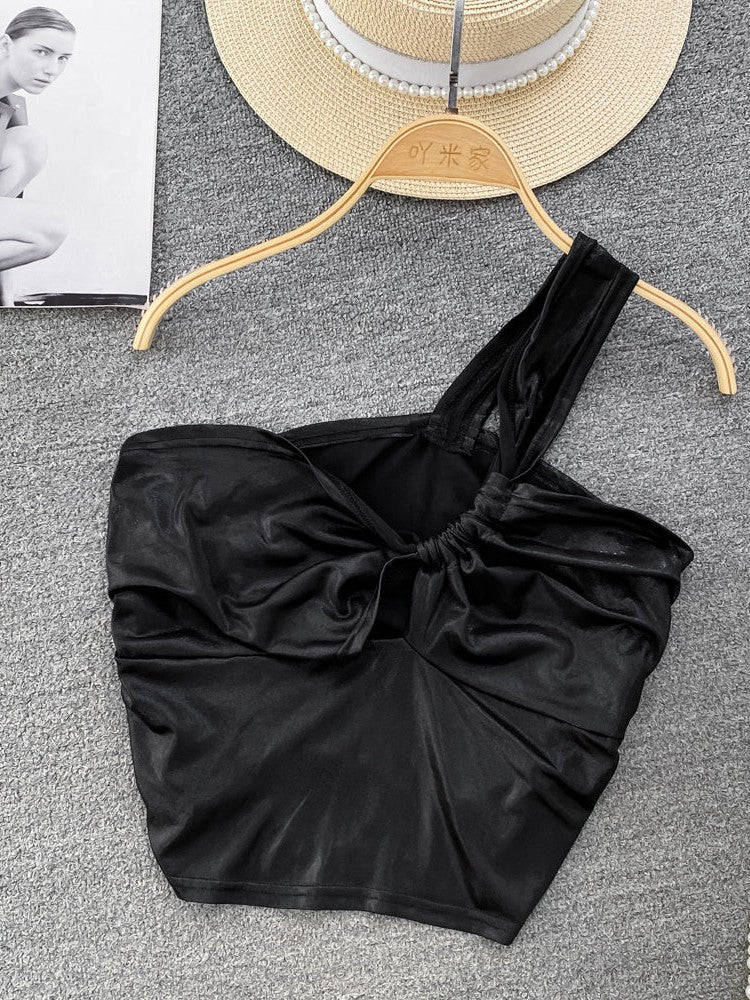 Effortlessly Elegant Top with a Timeless Design