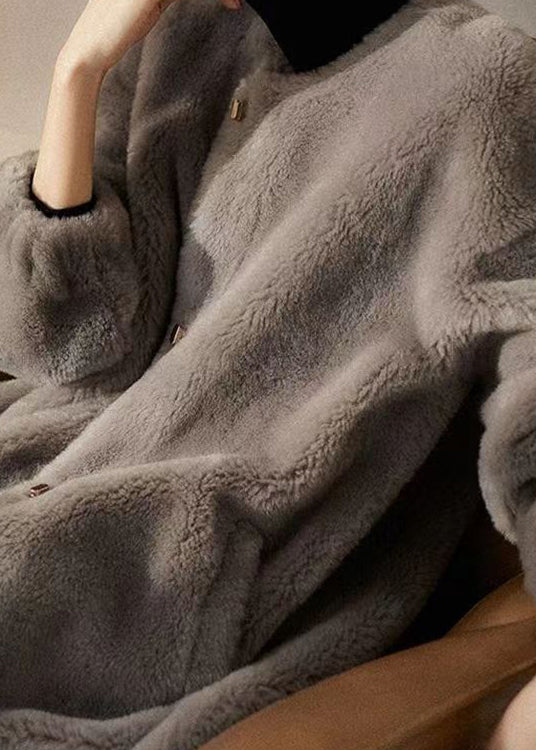 Beautifully Finished Coat in a Timeless Design
