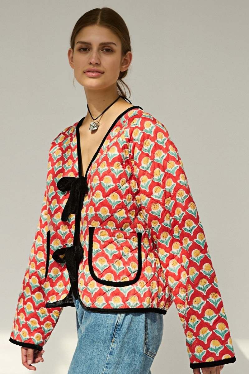 Well Tailored Jacket with a Graceful Silhouette