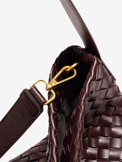Beautifully Finished Bag in a Timeless Design