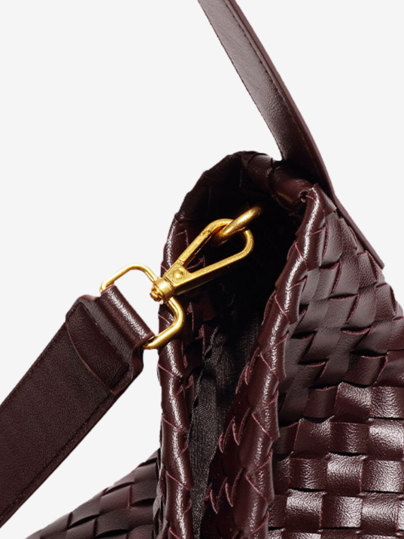 Beautifully Finished Bag in a Timeless Design