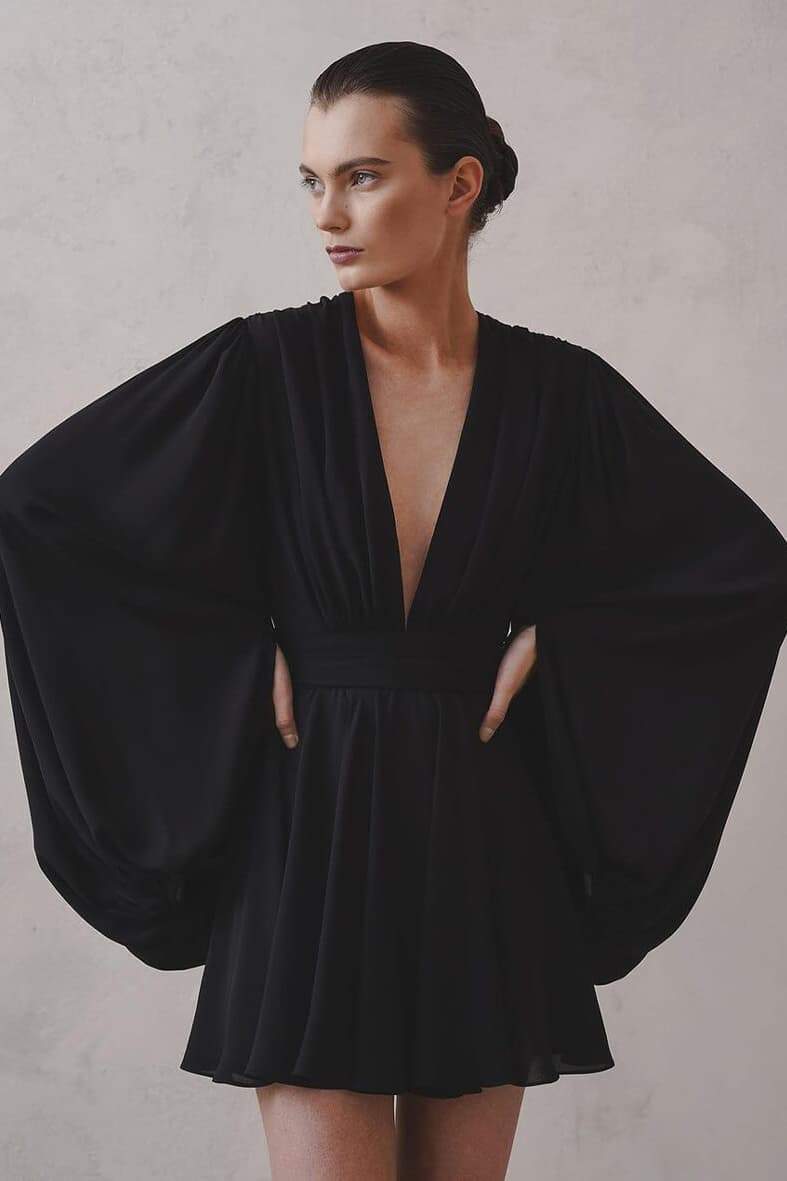 Effortlessly Elegant Dress with a Timeless Design