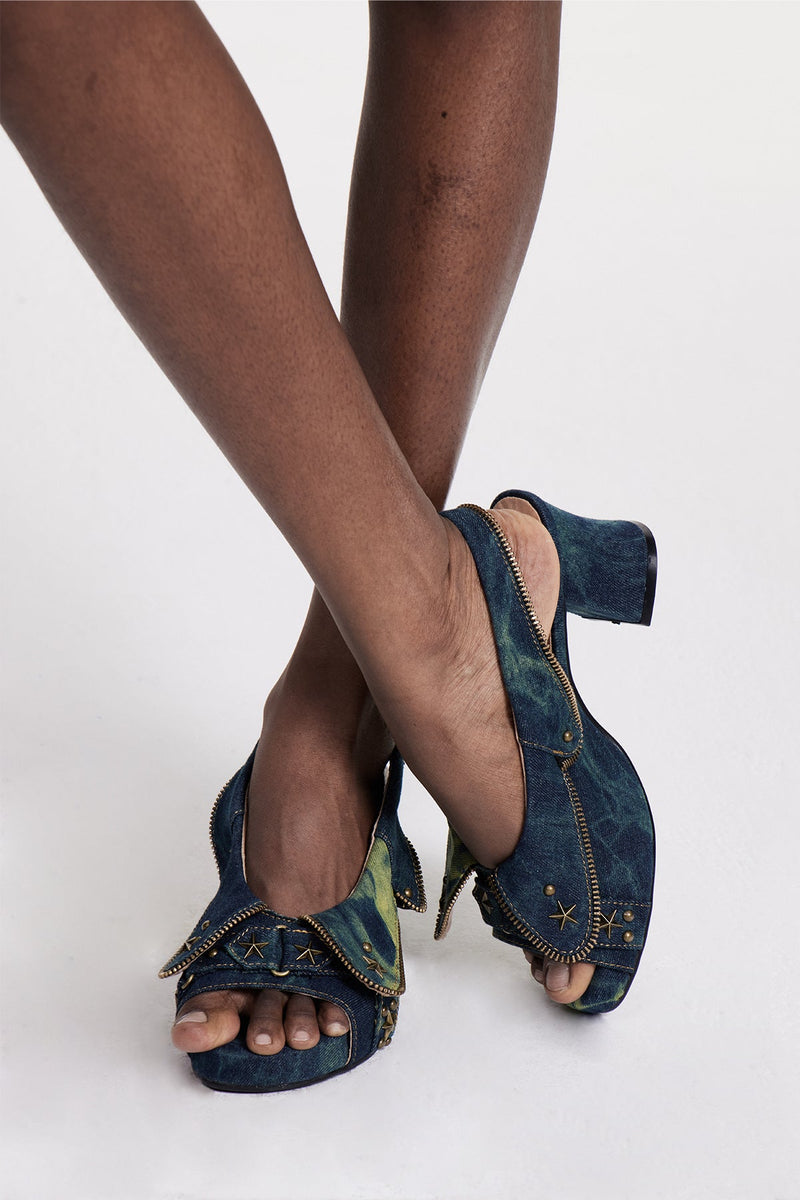 Classic Vintage Sandals with a Flattering Fit