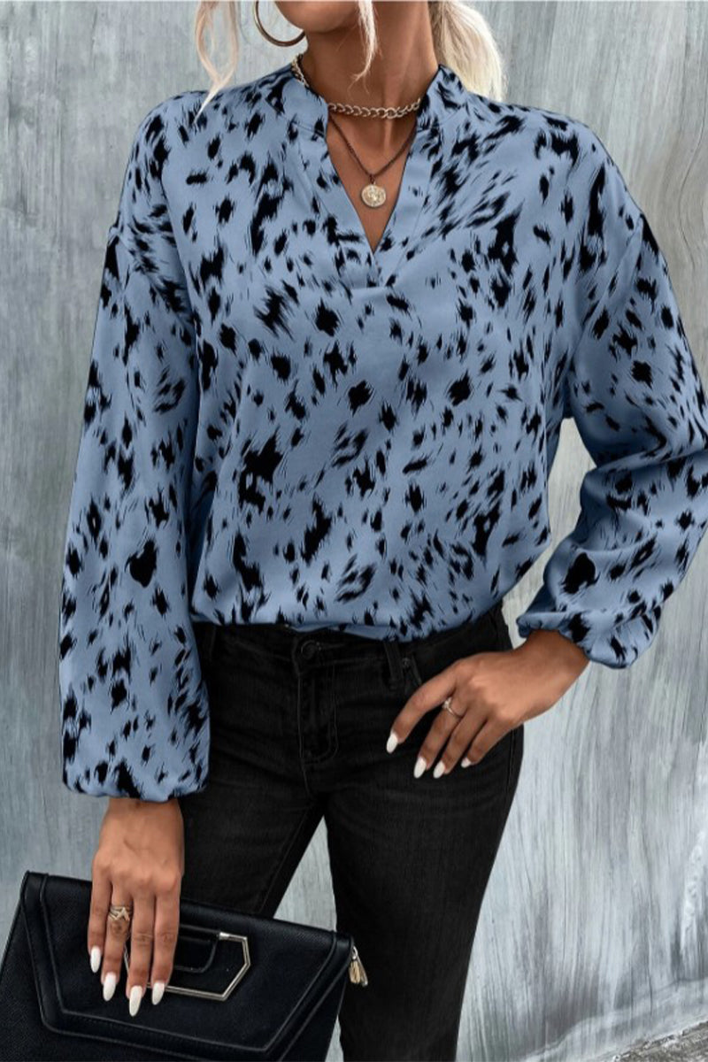 Effortlessly Elegant Top with a Timeless Design