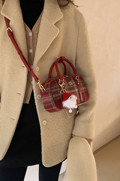 Beautifully Finished Bag in a Timeless Design