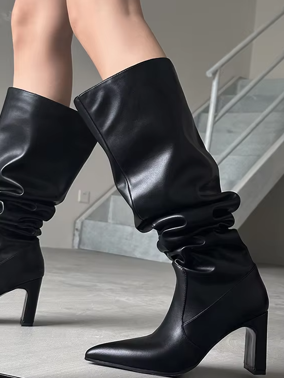 Polished Boots with an Effortless Classic Look