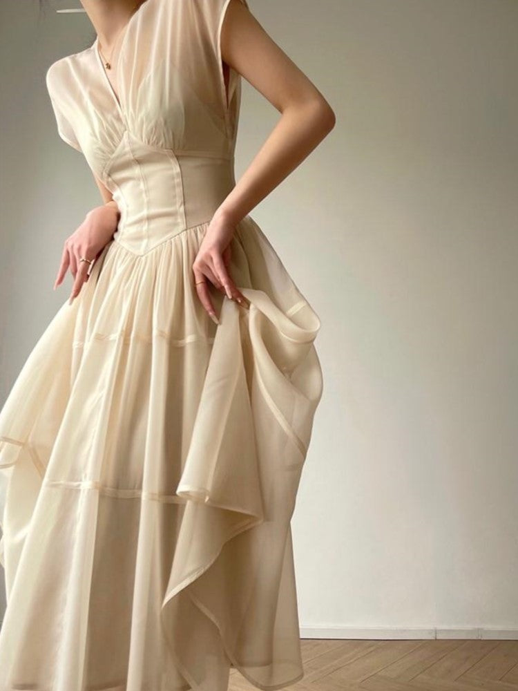 Classic Vintage Dress with a Flattering Fit
