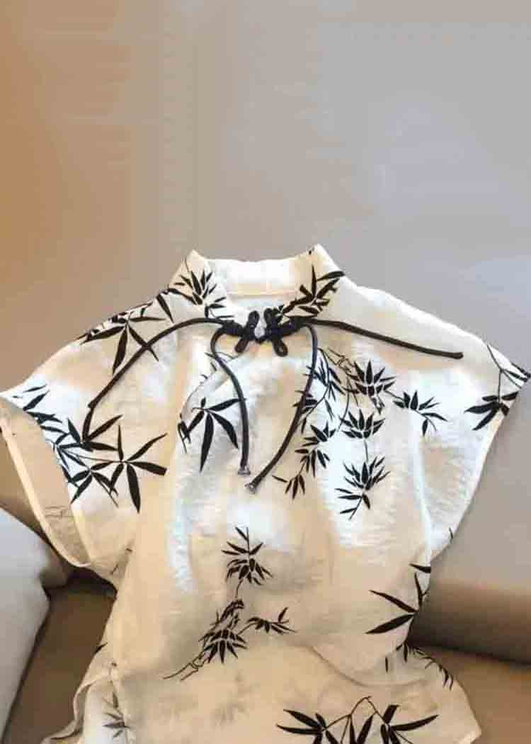 A Vintage Style Top with Delicate Timeless Details