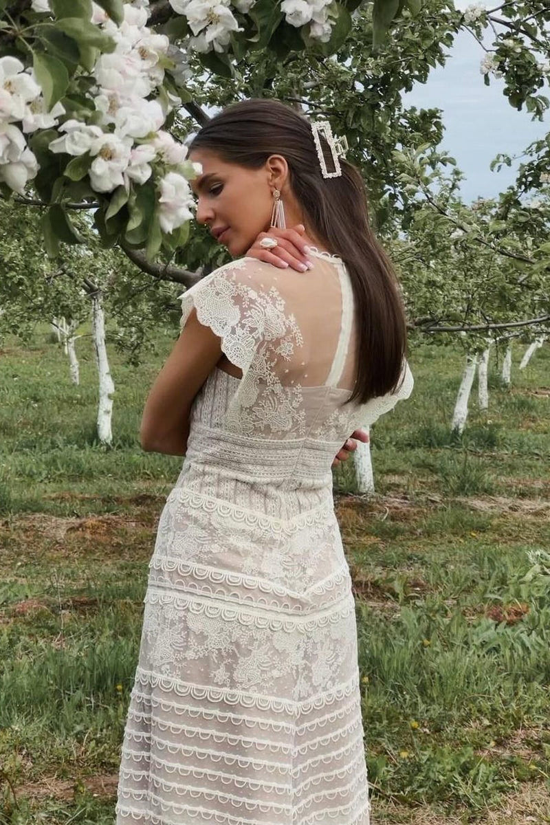 Sophisticated Dress with a Clean Classic Look