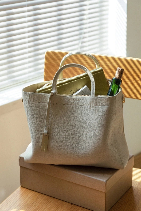 Elegantly Styled Bag for Everyday Wear