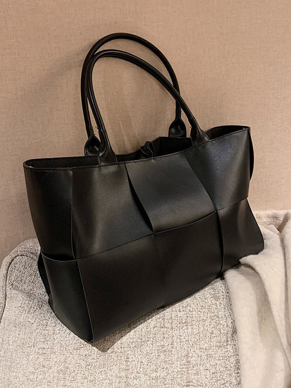 Elegantly Styled Bag for Everyday Wear