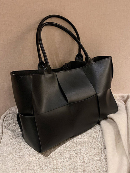 Elegantly Styled Bag for Everyday Wear