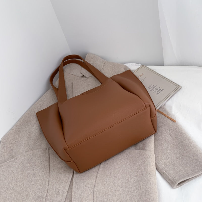 Beautifully Finished Bag in a Timeless Design
