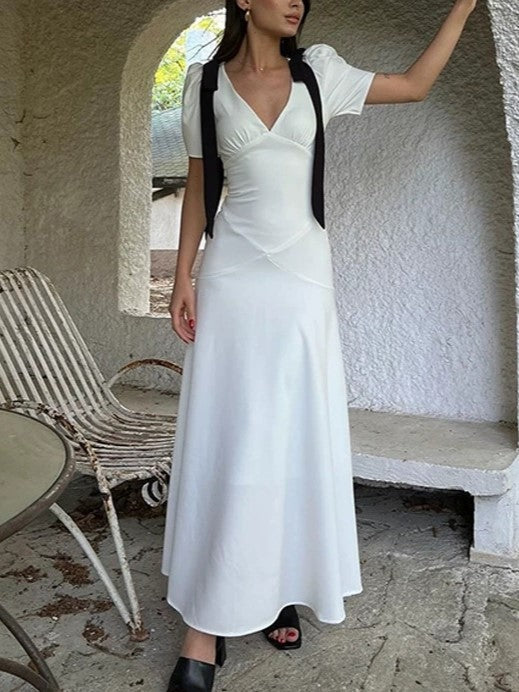 Beautifully Crafted Dress in a Classic Style