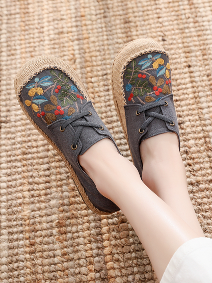 Effortlessly Elegant Shoes with a Timeless Design