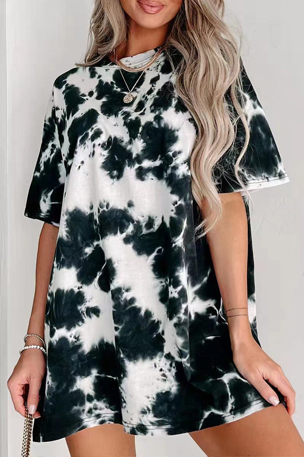 Effortlessly Elegant T-Shirt with a Timeless Design