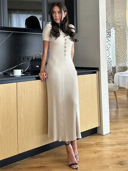 Sophisticated Dress with a Clean Classic Look