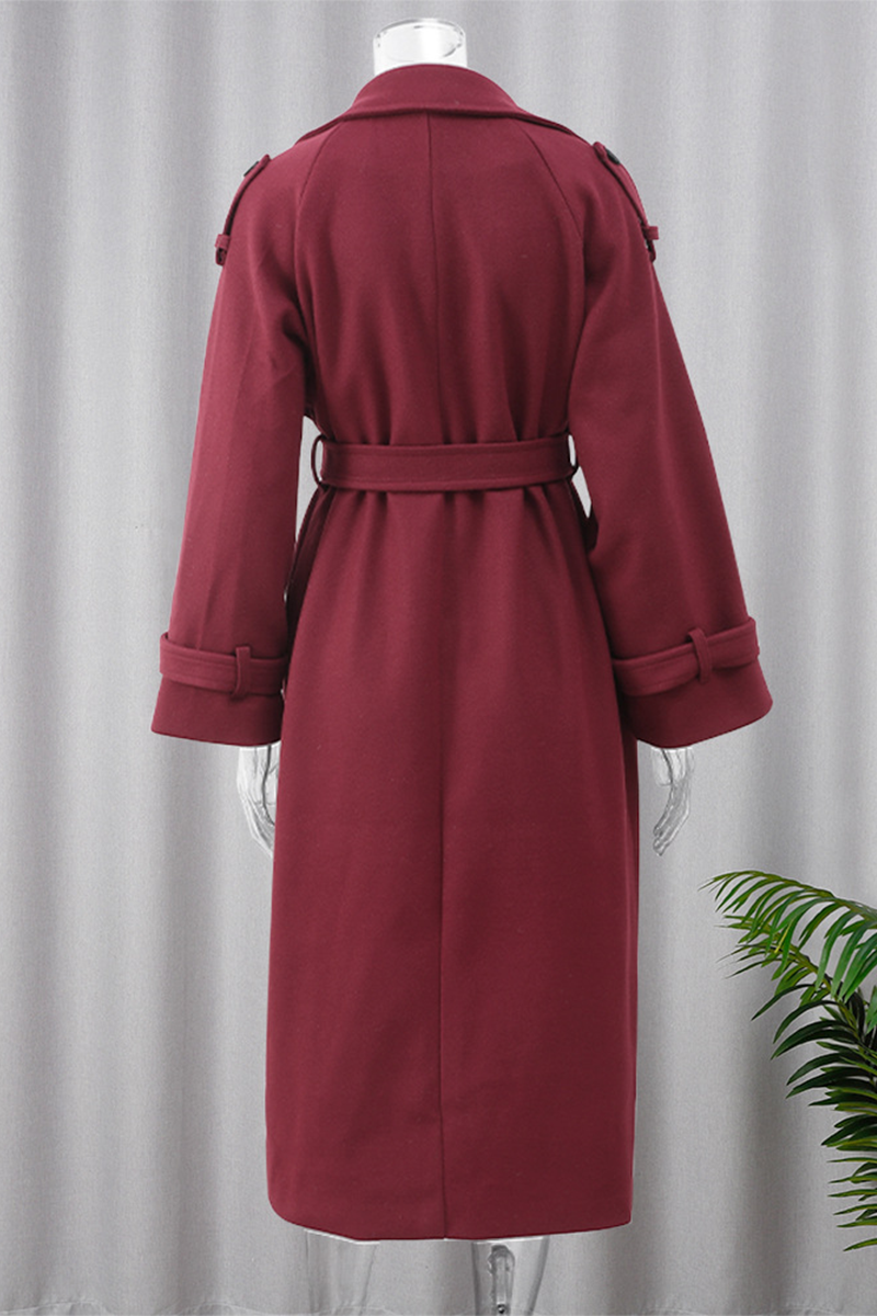 Sophisticated Garment with a Clean Classic Look