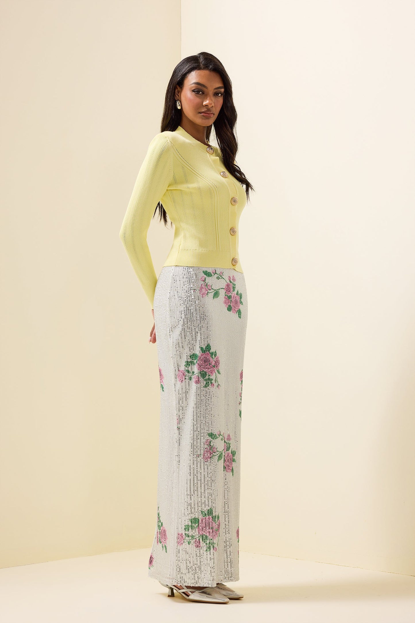 Effortlessly Elegant Top with a Timeless Design