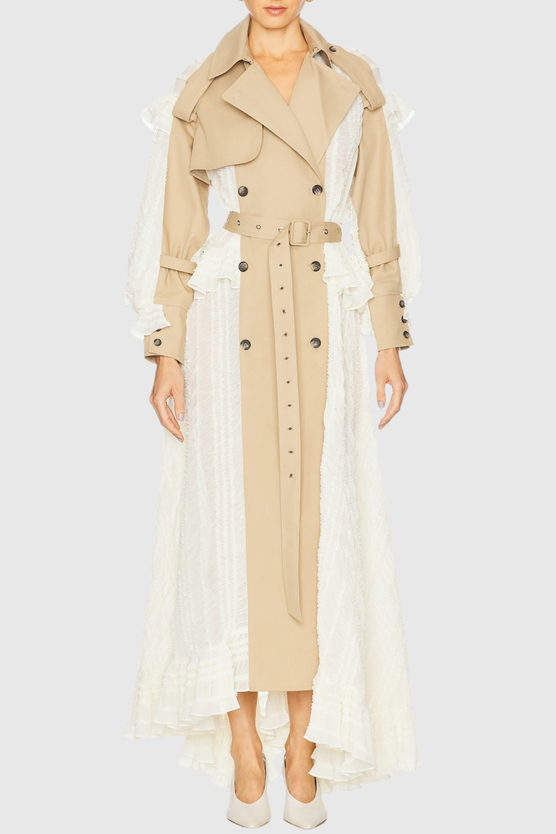 Well Tailored Coat with a Graceful Silhouette
