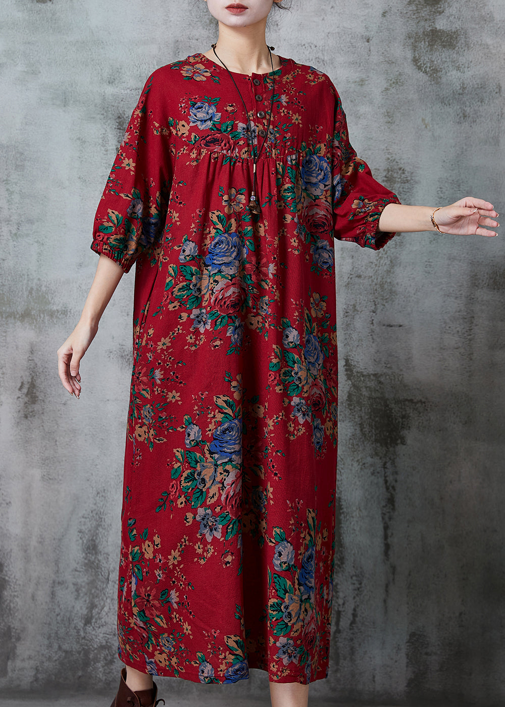 Well Tailored Dress with a Graceful Silhouette