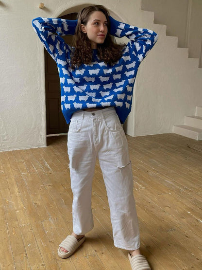 Effortlessly Elegant Sweater with a Timeless Design