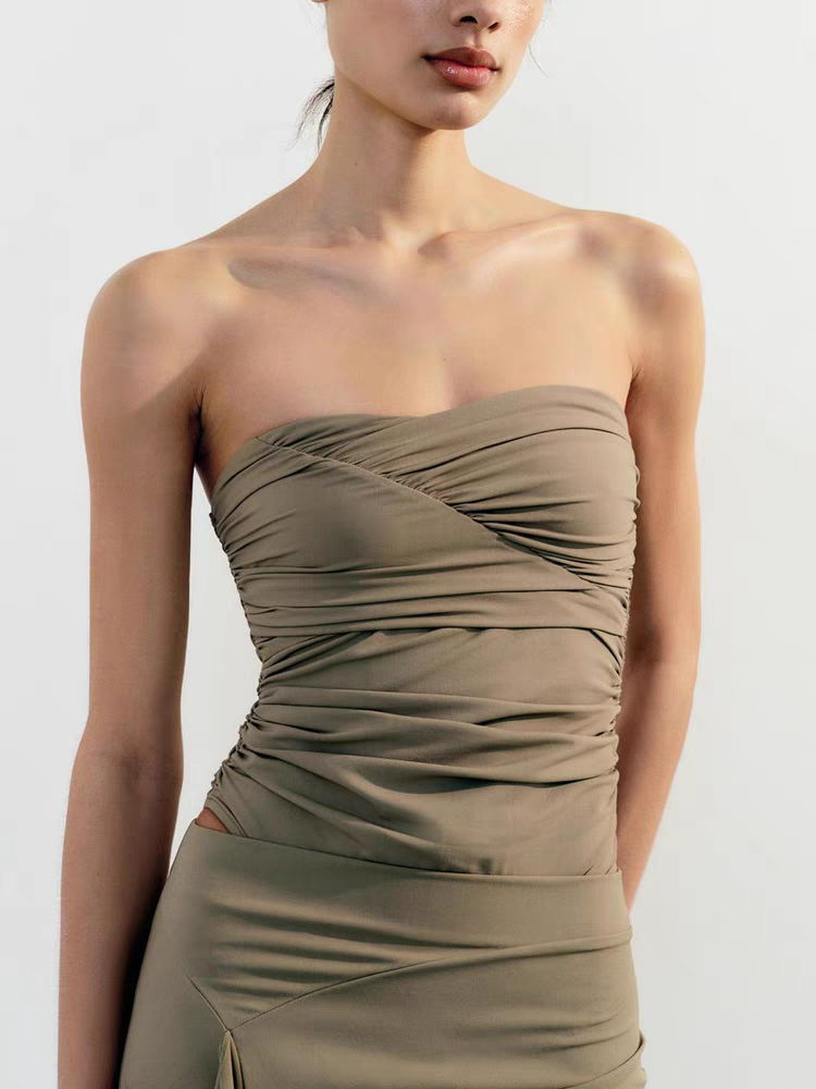 Effortlessly Elegant Top with a Timeless Design