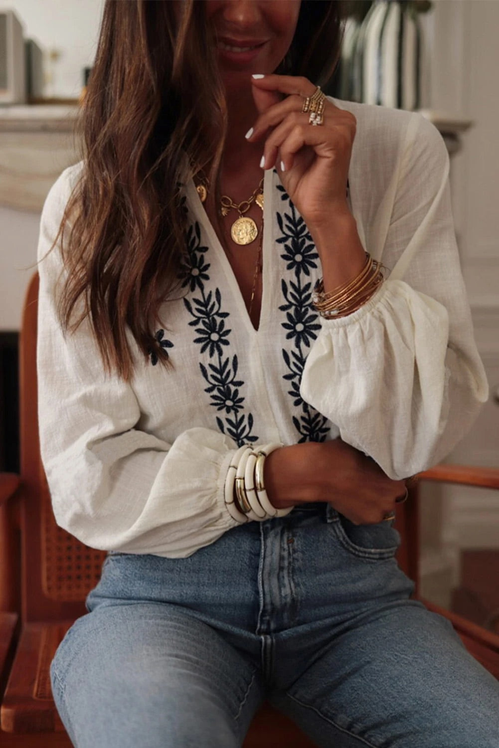 Well Tailored Blouse with a Graceful Silhouette