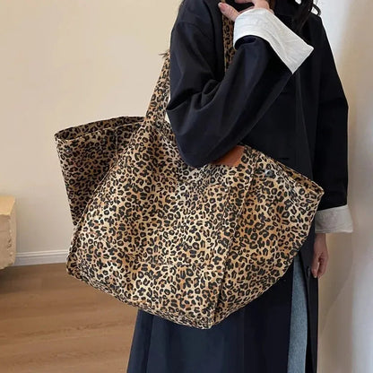 Gracefully Styled Bag for Any Occasion