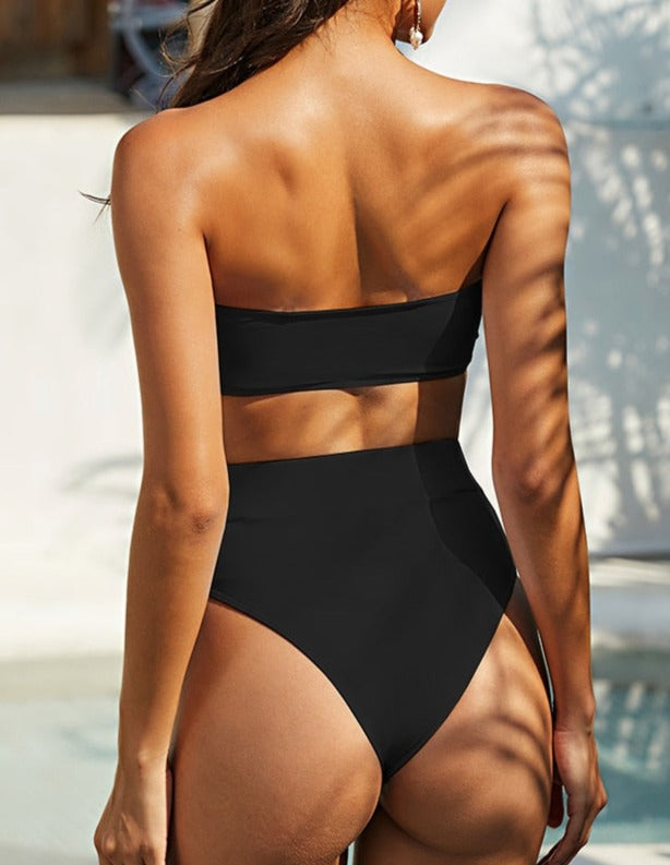 Well Tailored Bikini with a Graceful Silhouette