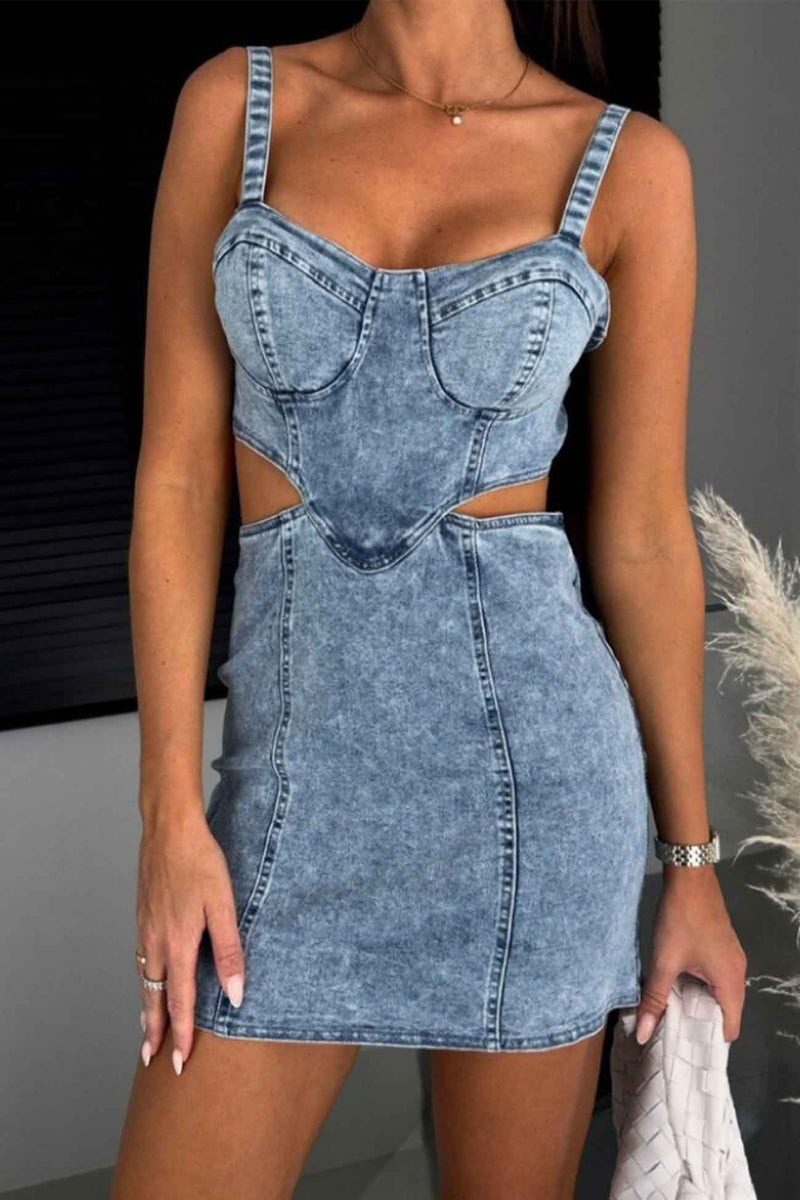 Sophisticated Dress with a Clean Classic Look
