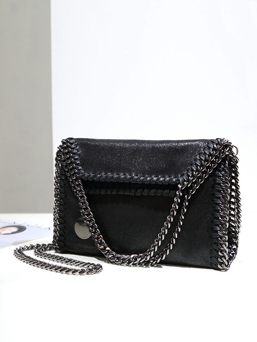 Beautifully Finished Bag in a Timeless Design