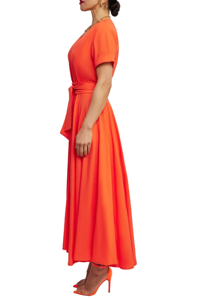 Sophisticated Dress with a Clean Classic Look