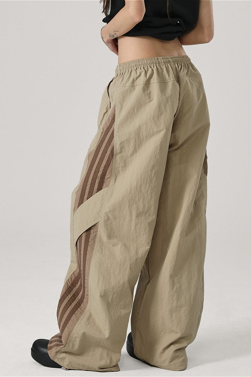 Effortlessly Elegant Pants with a Timeless Design