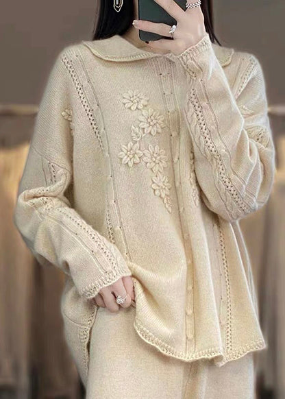 Classic Vintage Sweater with a Flattering Fit