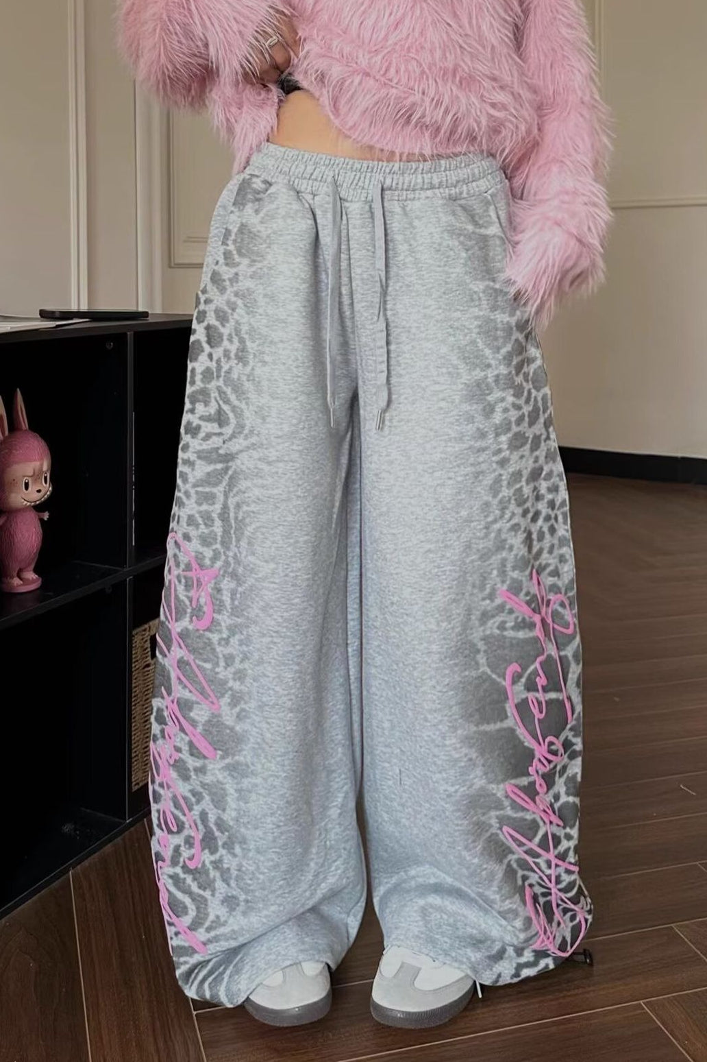 Sophisticated Pants with a Clean Classic Look
