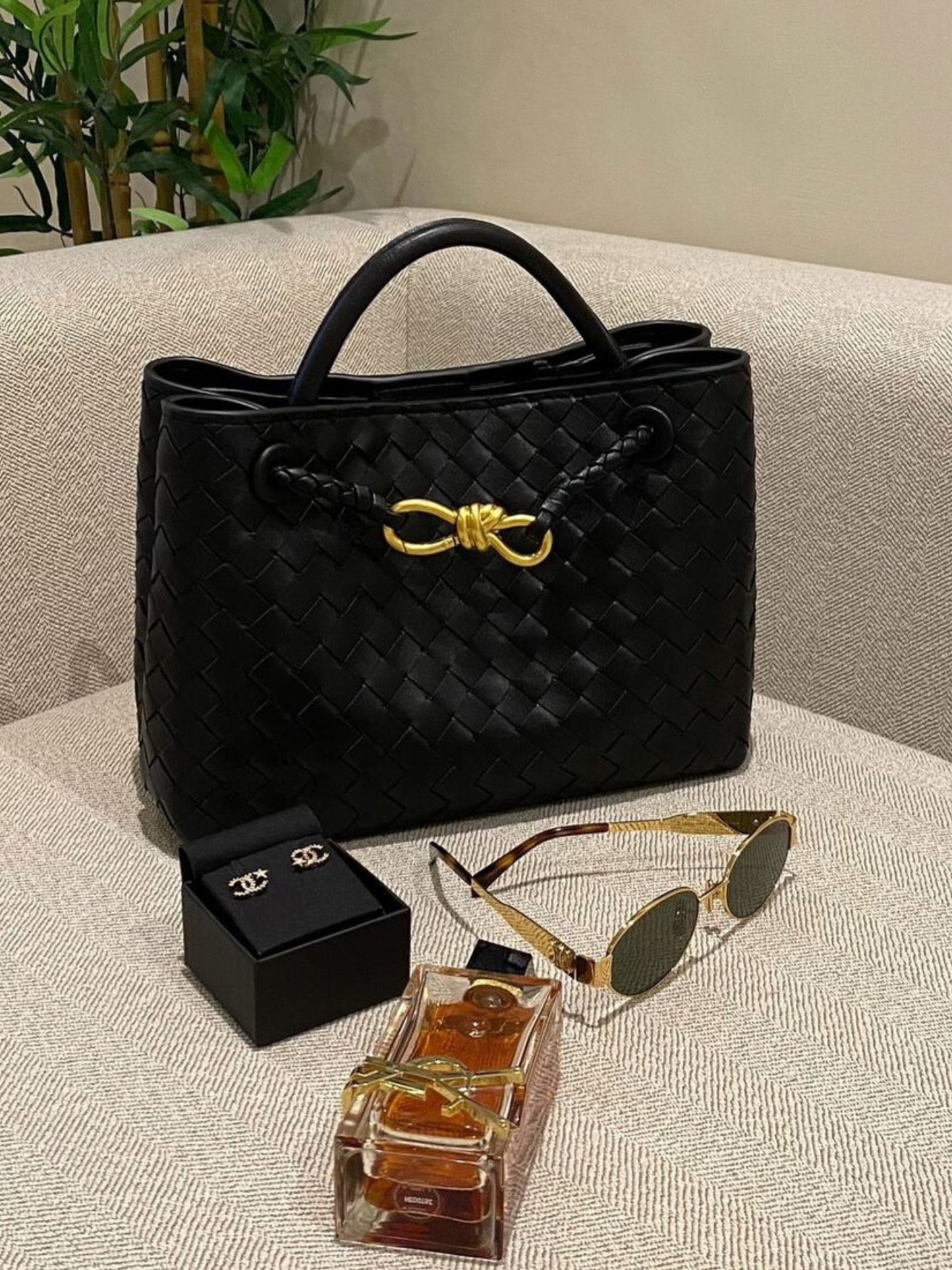 Beautifully Finished Bag in a Timeless Design