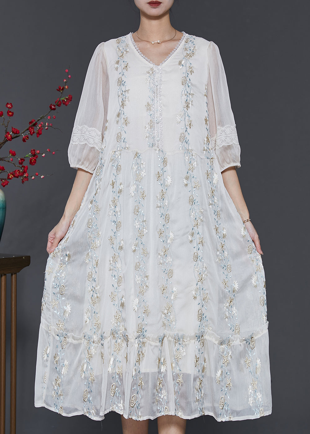 Well Tailored Dress with a Graceful Silhouette