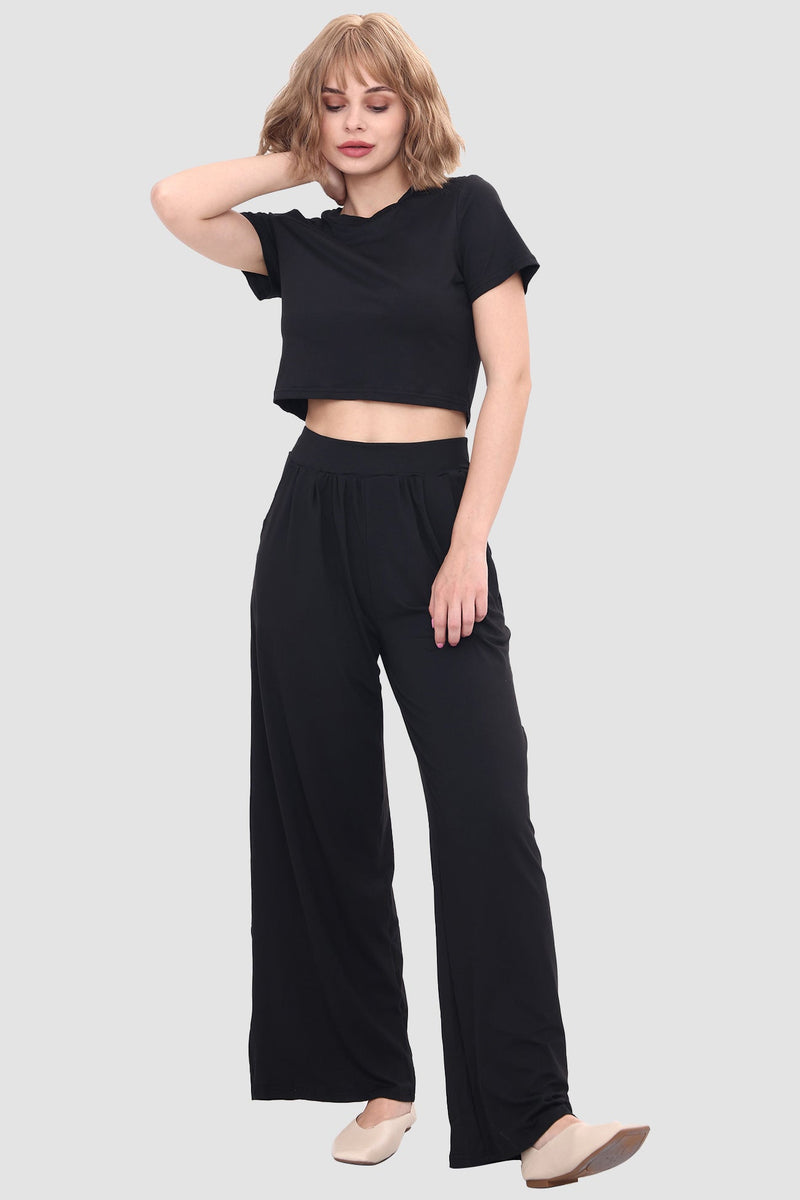 Elegantly Styled Trousers for Everyday Wear