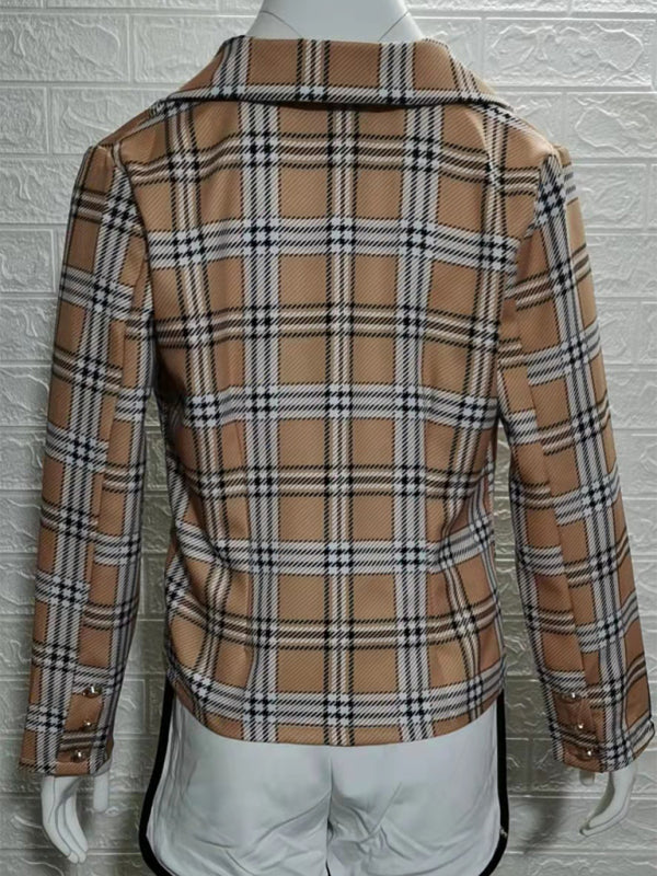 Beautifully Finished Coat in a Timeless Design
