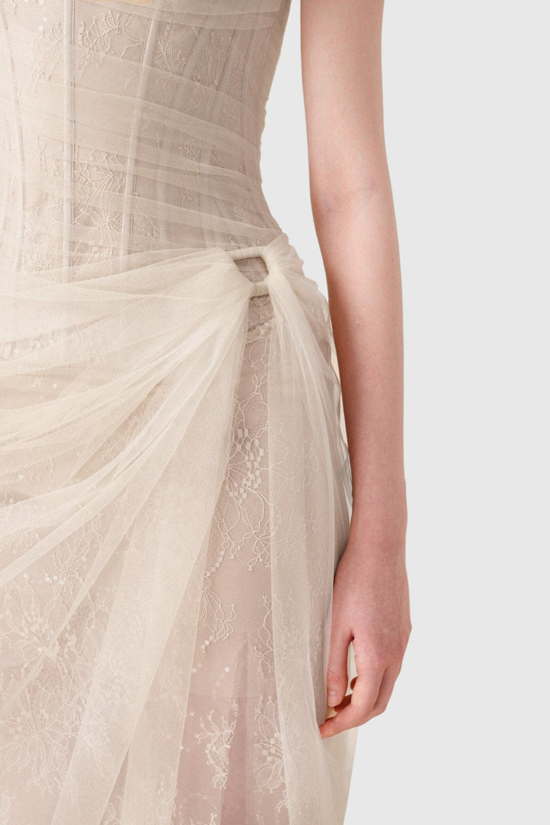 Beautifully Finished Dress in a Timeless Design