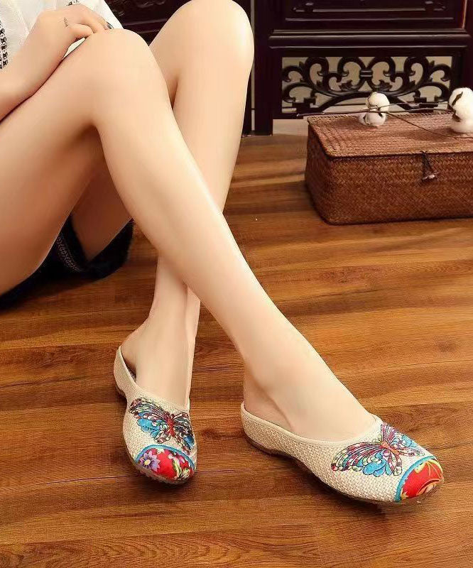 Effortlessly Elegant Sandals with a Timeless Design