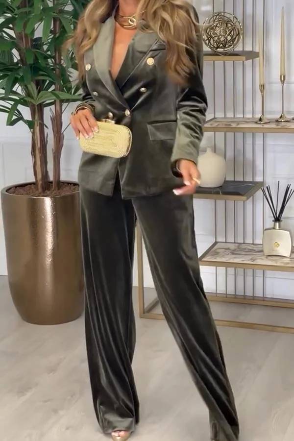 A Vintage Style Pants with Delicate Timeless Details