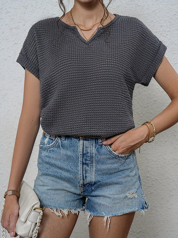 Well Tailored T-Shirt with a Graceful Silhouette