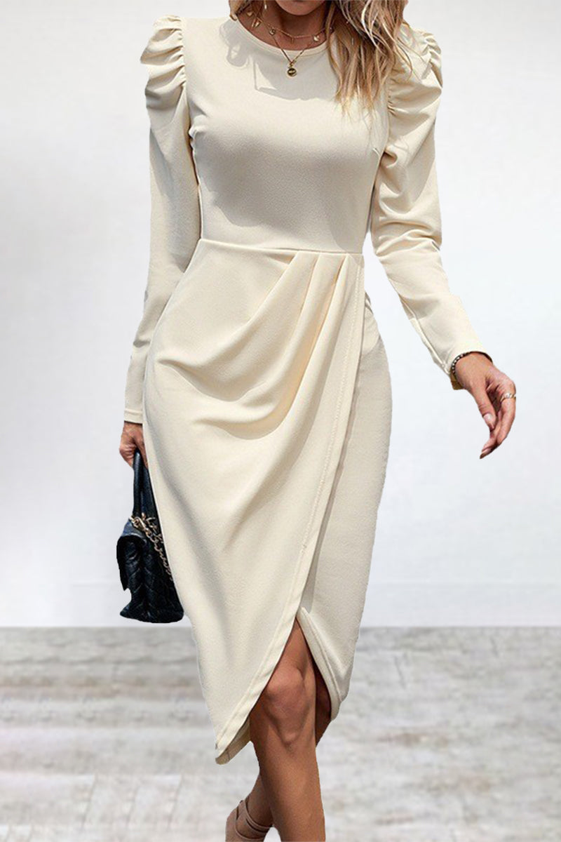 Well Tailored Dress with a Graceful Silhouette
